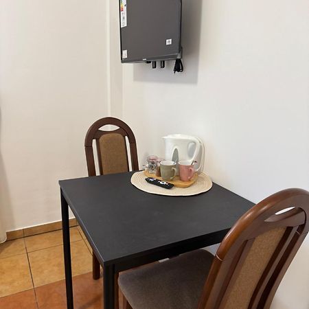 Da Massimiliano Aparthotel Wroclaw Ngoại thất bức ảnh