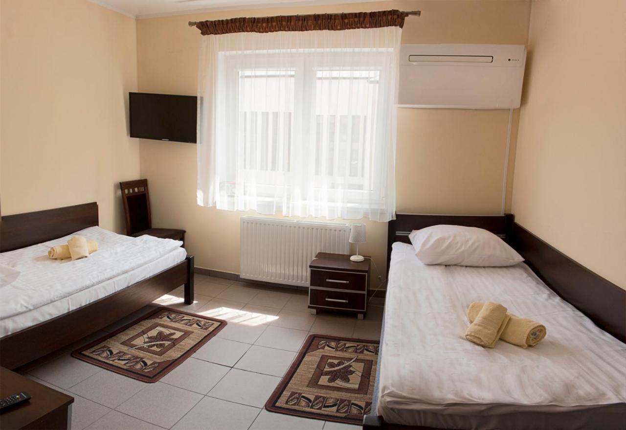 Da Massimiliano Aparthotel Wroclaw Ngoại thất bức ảnh