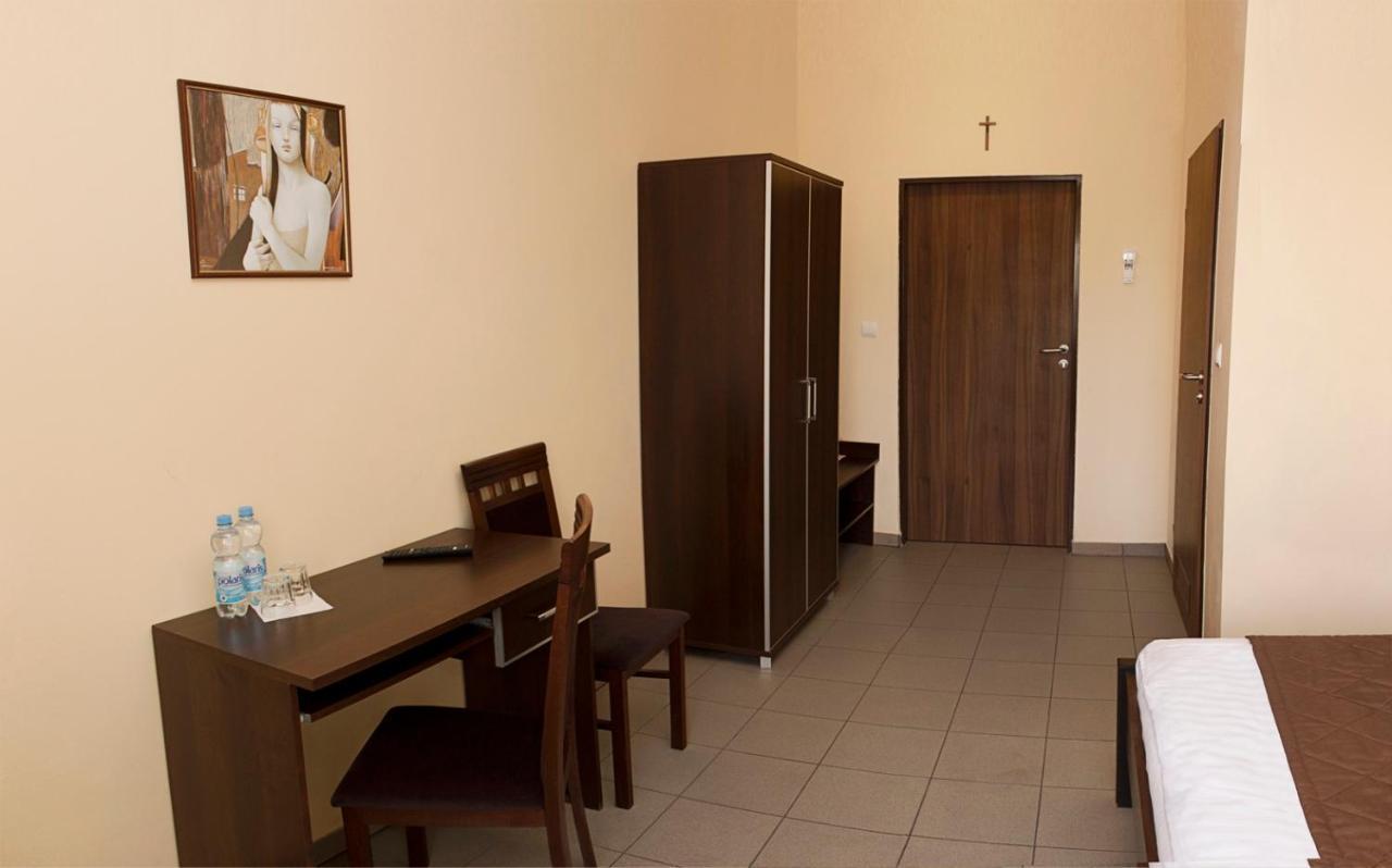 Da Massimiliano Aparthotel Wroclaw Ngoại thất bức ảnh