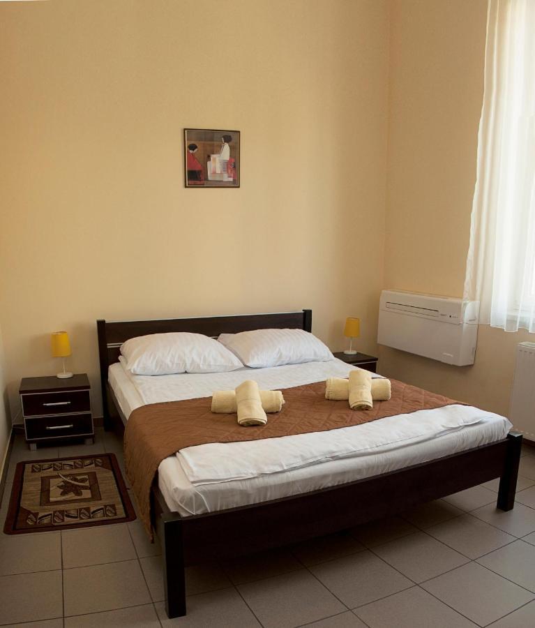 Da Massimiliano Aparthotel Wroclaw Ngoại thất bức ảnh