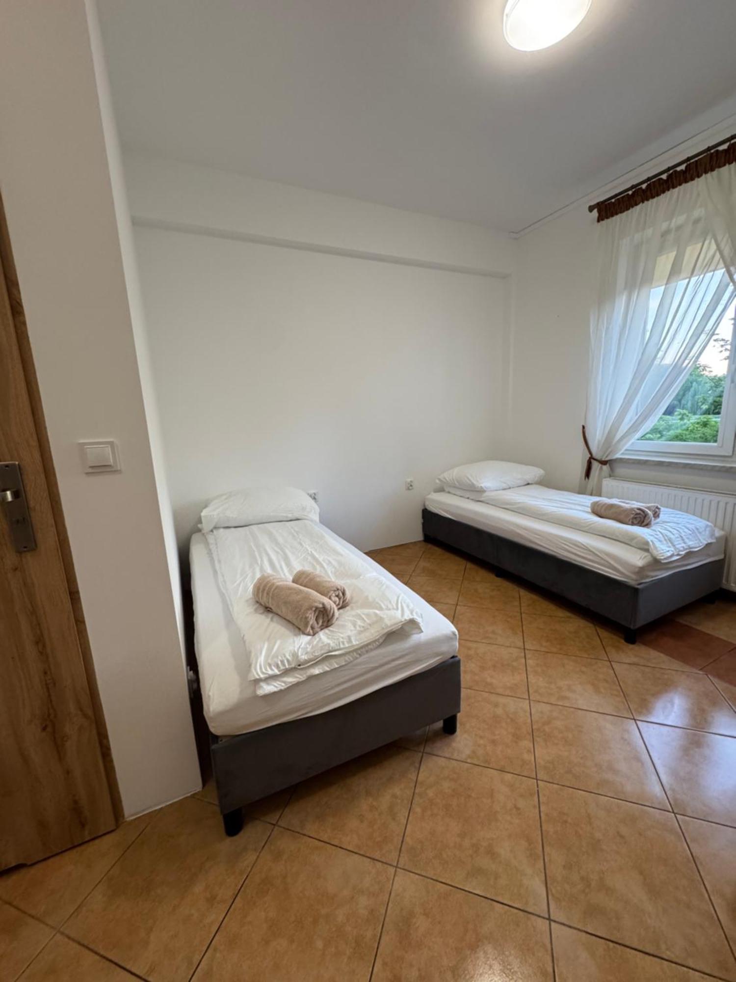 Da Massimiliano Aparthotel Wroclaw Ngoại thất bức ảnh